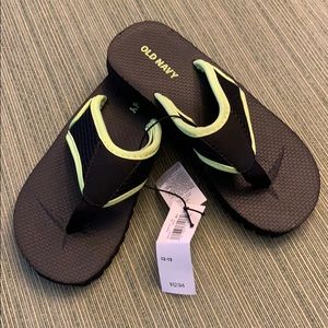 Old Navy NWT Boys Flip Flops
